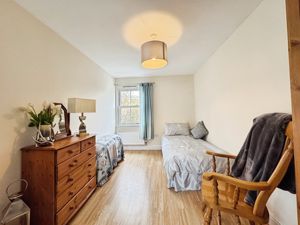 FENWICK DRIVE- click for photo gallery
